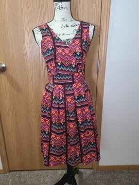 Miss Pinky Geometric Aztec Print Pleated A-line Tie Back V-neck Summer Dress